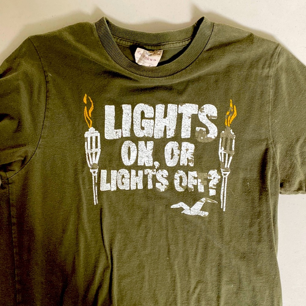 Vintage Hollister T-shirt dark olive green tiki torch, st Patrick’s